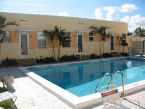 Hollywood Beach Condo just feet from the pool and 100 yards from Hollywood Beach Hollywood Beach Condo just feet from the pool and 100 yards from Hollywood Beach