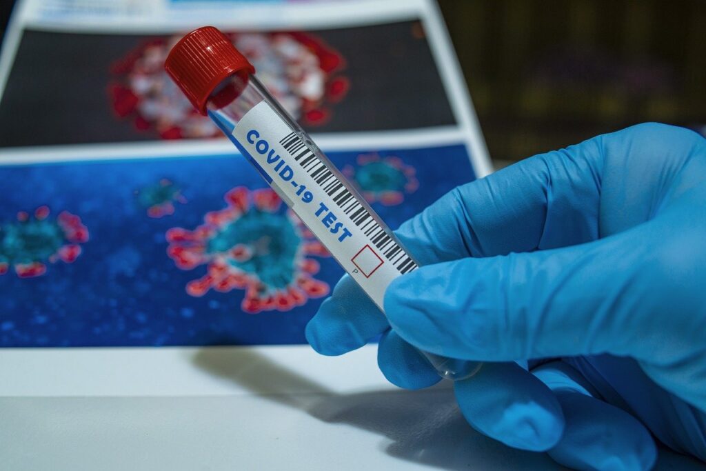 Image used under a Collective Commons License from https://pixabay.com/es/photos/covid-19-coronavirus-cuarentena-5070658/